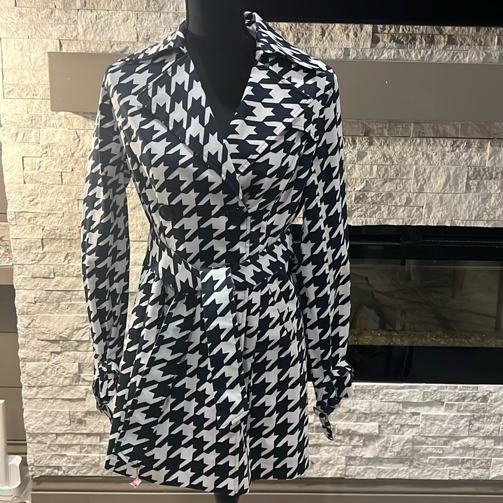 Vertigo Paris double breasted graphic dark blue and white pea coat, Medium